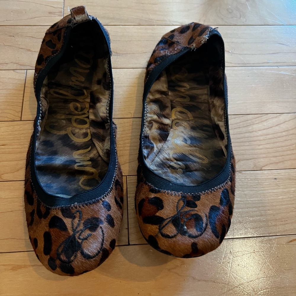 Leopard ballet flats